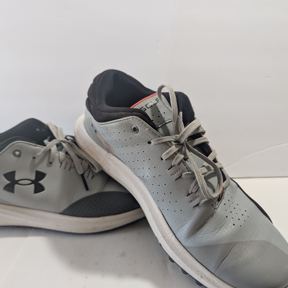 Under Armour Men's 9.5 Gray and Black Charged Draw Spikeless Golf Shoes